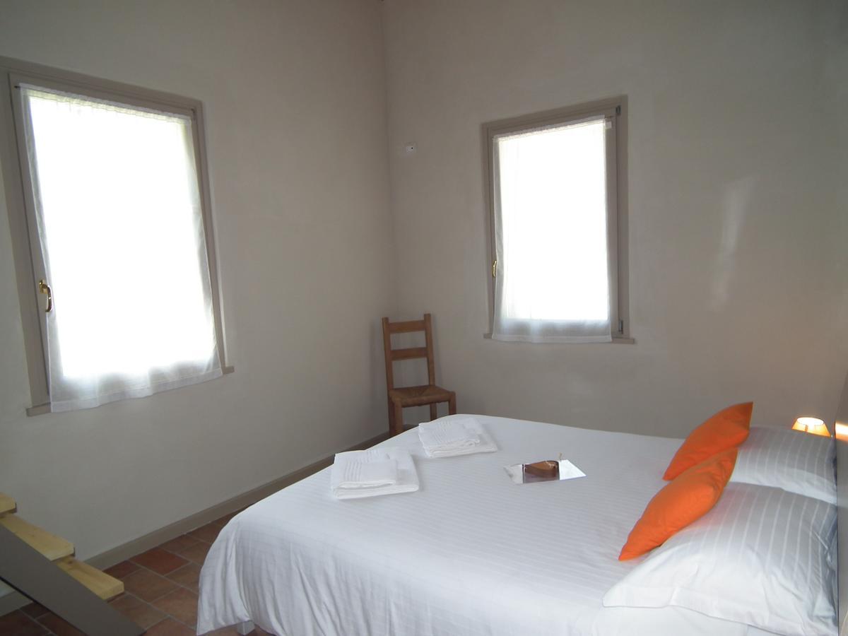 L'Isolo B&B E Case Vacanza Monzambano Exterior foto